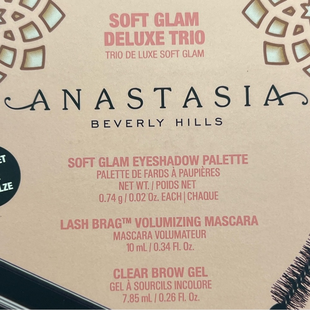 Anastasia Beverly Hills: Soft Glam Deluxe Trio - Picture 3 of 4